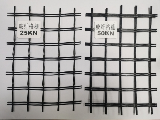 Das Spinnen, Fiberglas Geogrid-Bahnkörper bedeckend, verstärken schwarzes zweiachsiges