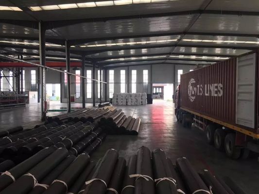 Geomembranlänge 50 bis 100 m Wasserdichte Barriere für Deponien und Bergbauprojekte