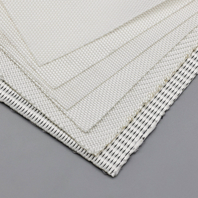 5.2m Breite Gewebe aus Geotextil mit einer Festigkeit von 10% Verlängerung und Schwerlast ≥ 12KN Durchstoßfestigkeit CBR