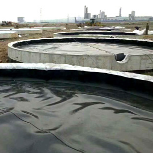 Durchstoßfeste HDPE-Geomembranauskleidung für eine dauerhafte, auslaufsichere Barriere in landwirtschaftlichen und industriellen Anwendungen
