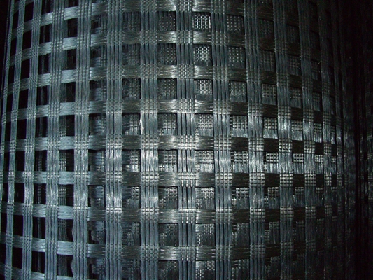 Bitumen beschichtete Fiberglas-Wiedergabe Mesh Roll Fiberglas Geogrid 25KN