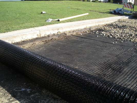 Geogrid mit Polymerbeschichtung aus Glasfaser für Biaxial Warp-Anwendungen in Rollen von 50-100 m