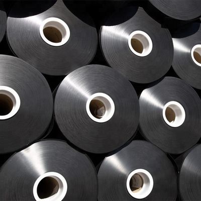 Länge 50 bis 100 m HDPE-Geomembran-Futter mit einer Zugfestigkeit von über 15 MPa und einem Rußgehalt von 2,0 bis 3,0 Prozent