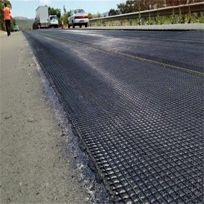Ausgezeichnete UV-Resistenz Glasfaser Geogrid für den Straßenbau 1m-6m Breite 12-50mm Gittergröße